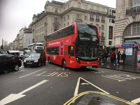 ロンドン」GOバスIMG_0333.jpg